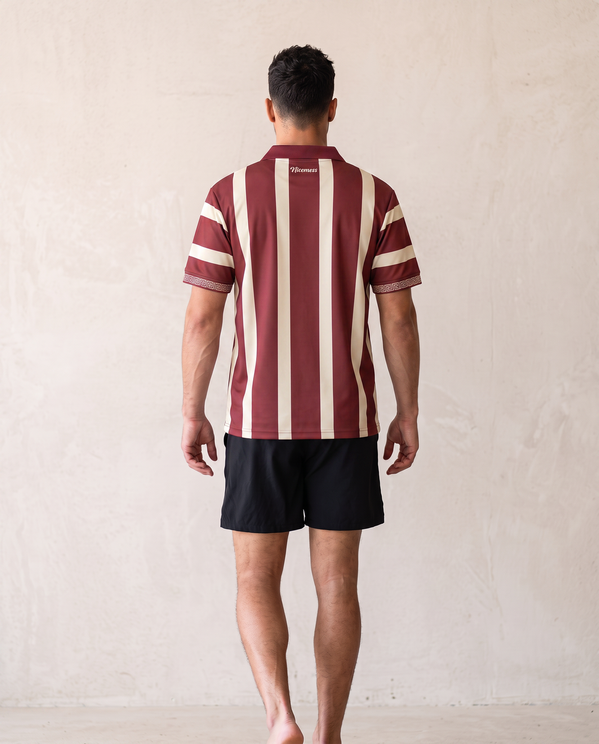 Classic Athletic Red Striped de Nicemess, en hombre, vista de espalda