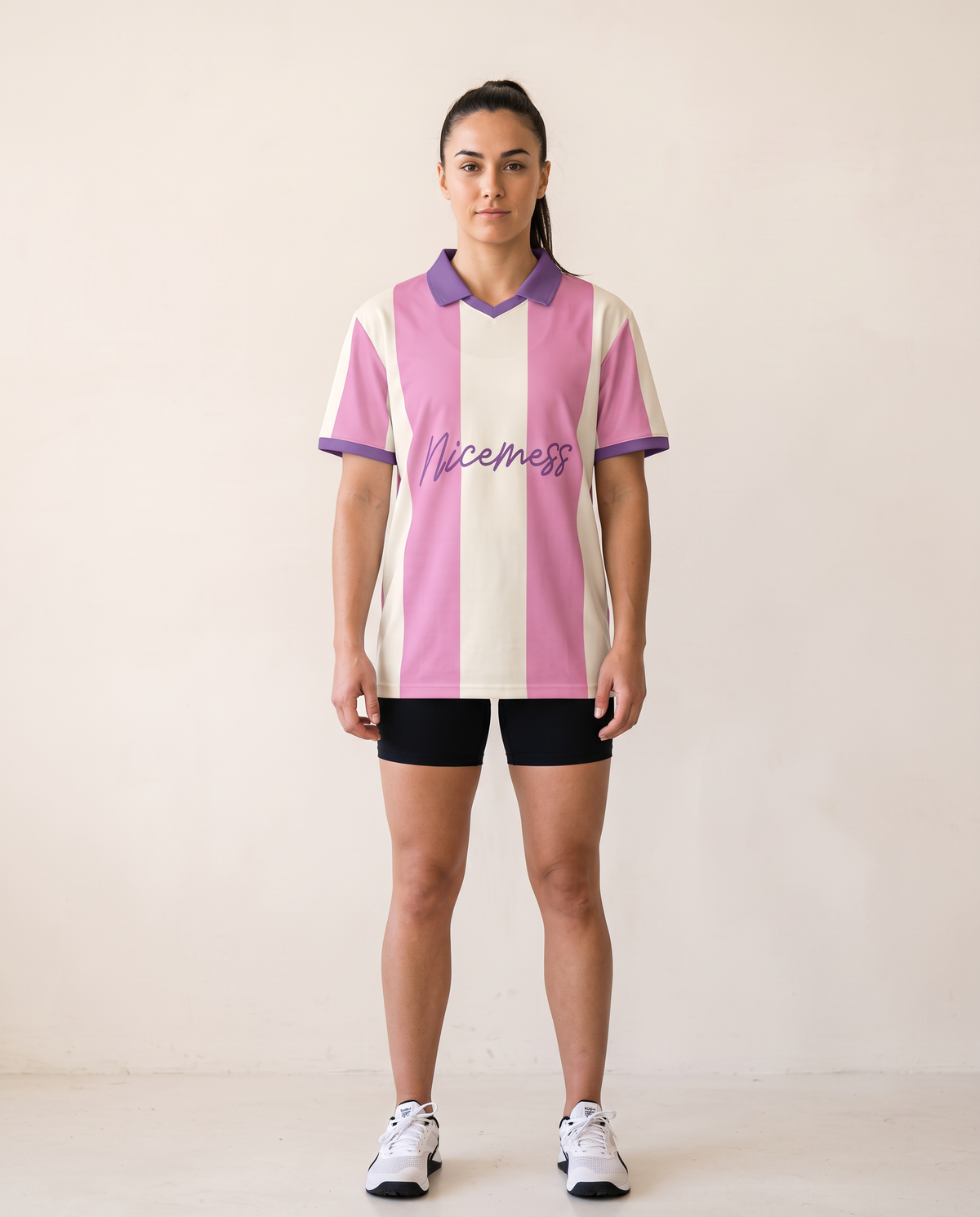 Classic Palermo Away Pink de Nicemess, en mujer, vista de frente
