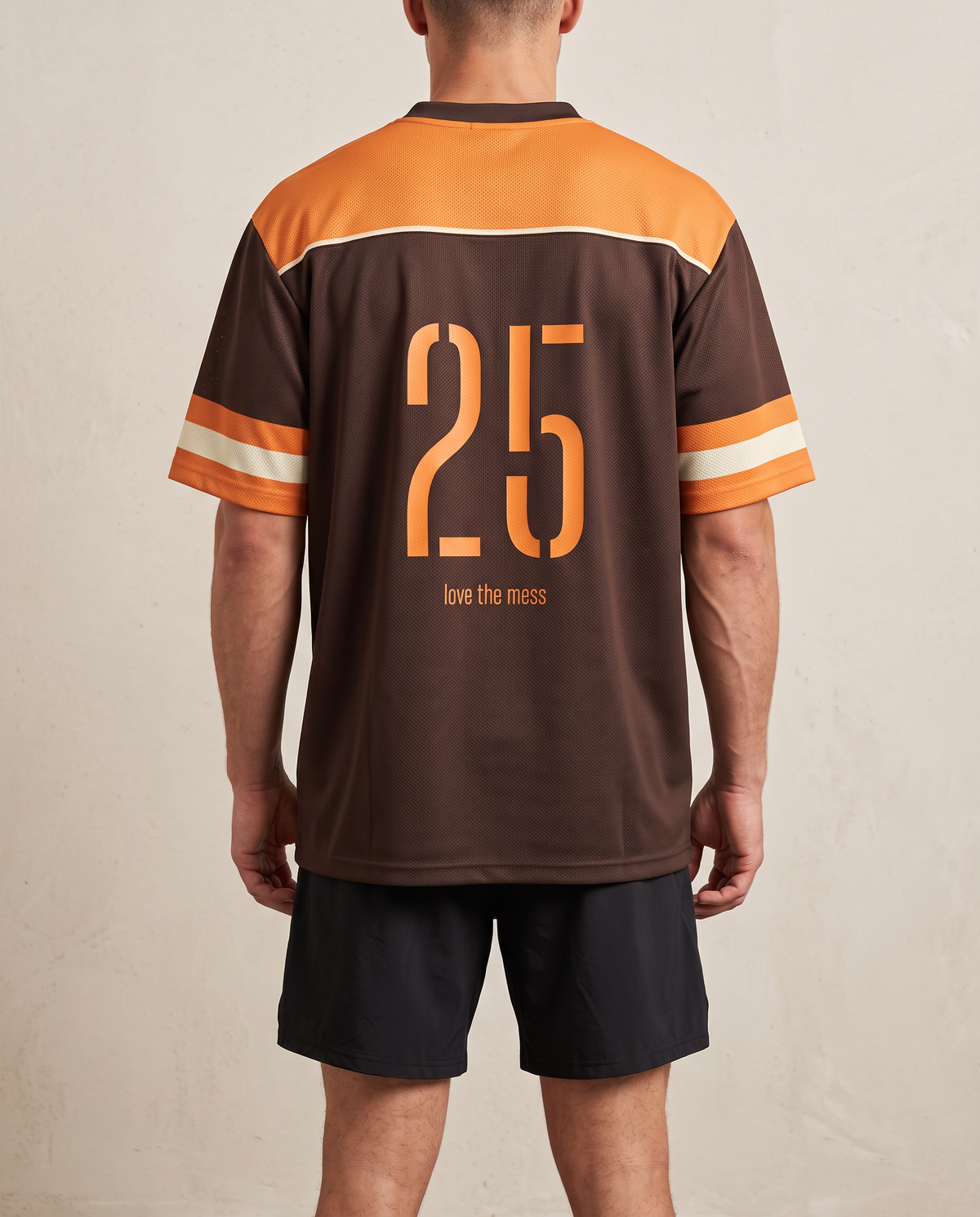 Blue Line 25 Touchdown Brown de Nicemess, en hombre, vista de espalda