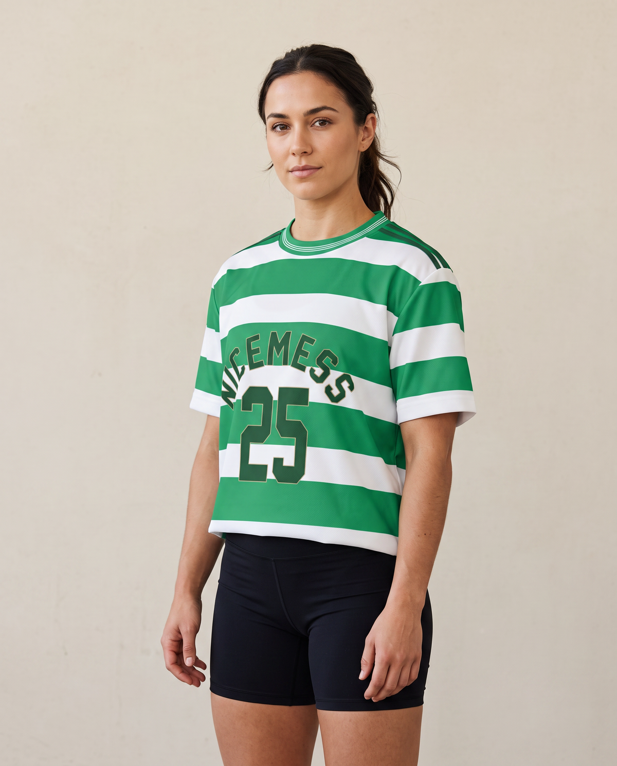 Classic Hoops Field Green de Nicemess, en mujer, vista de frente