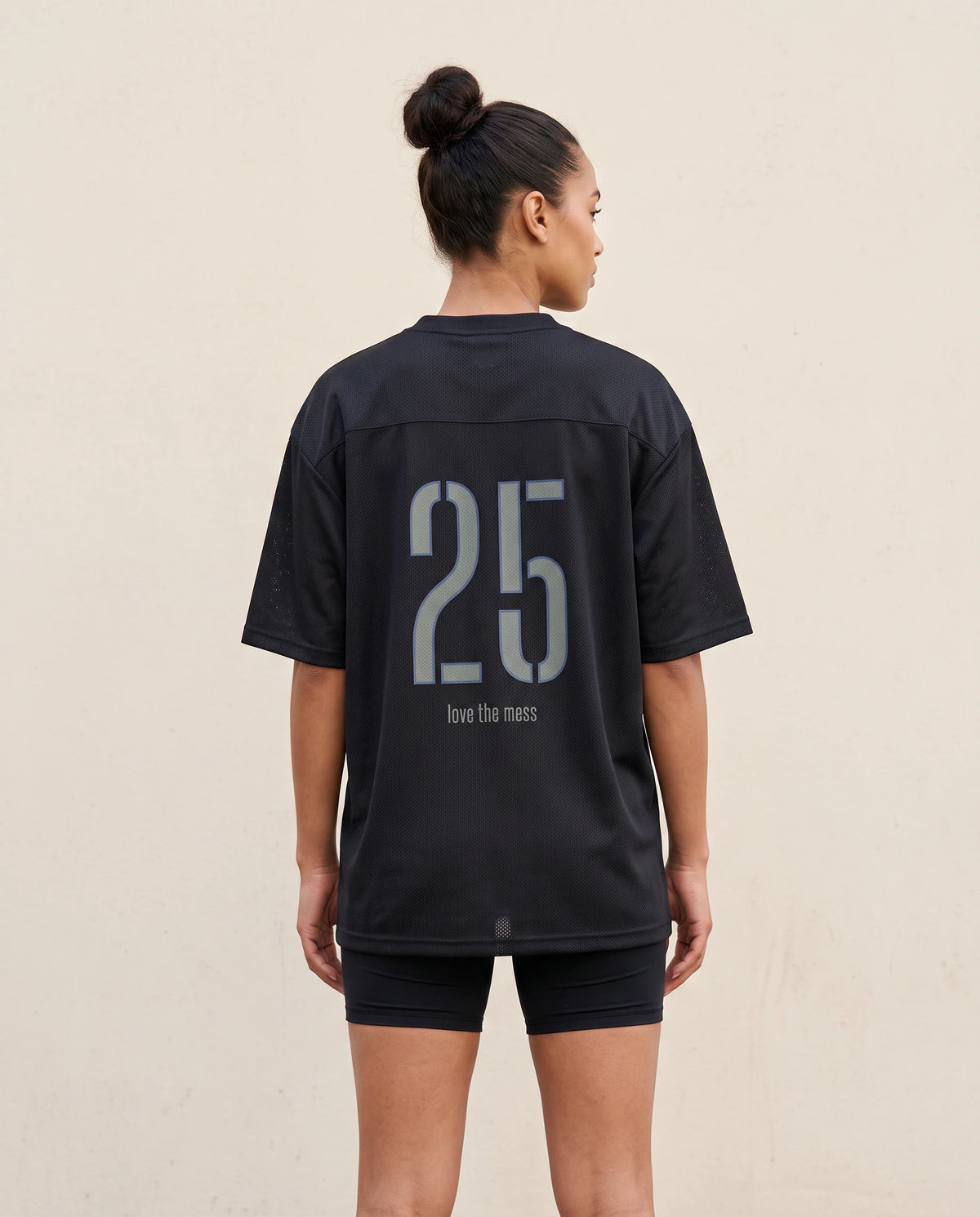 Blue Line 25 Blackout de Nicemess, en mujer, vista de espalda